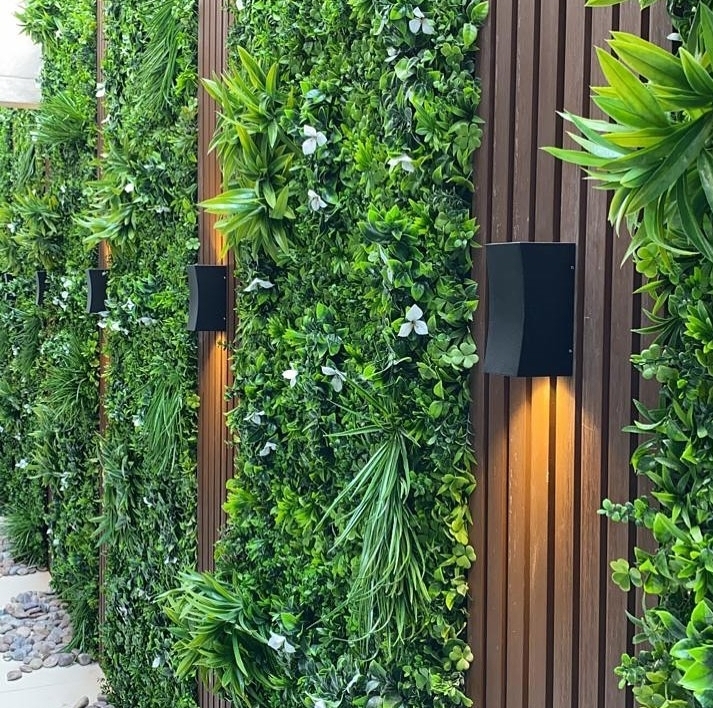 عشب جداري بجدة – لمسة جمالية عصرية مع ياسمين جاردين